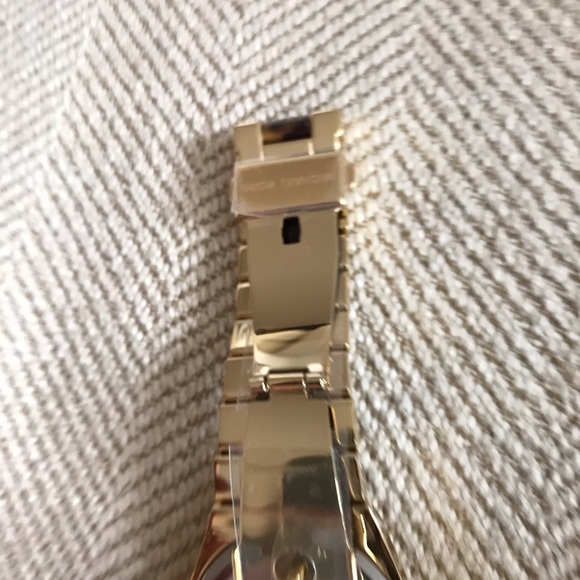 Michael Kors Watch - Picture 7 of 7
